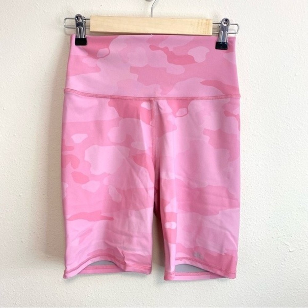 Alo Yoga High Rise Vapor Bike Shorts Pink Camo Size M